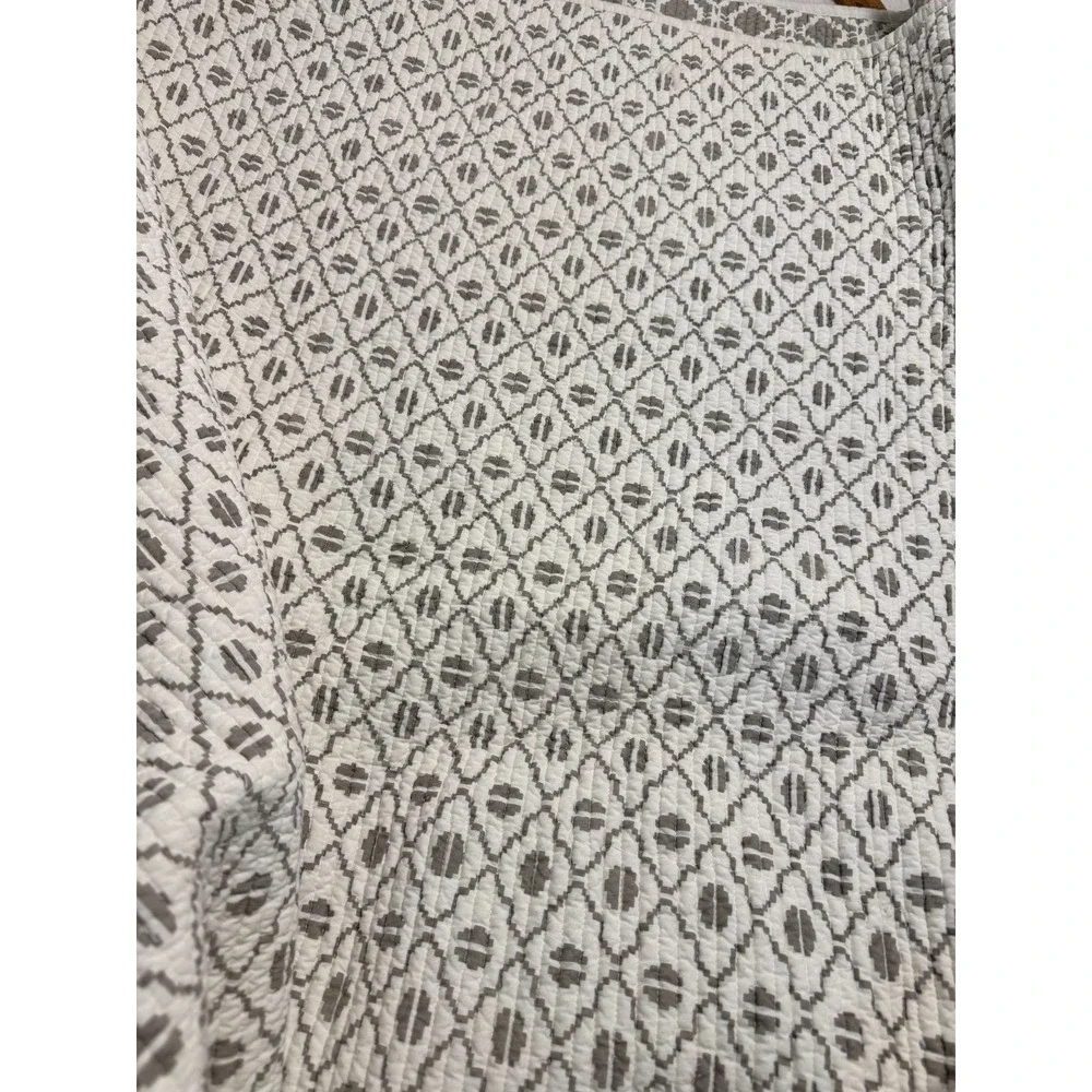Crate & Barrel Quilt Grey size King Cotton Reversible 96